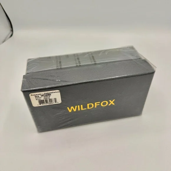 NWT Wildfox Dakota Deluxe Sunglasses Classic Round Gold NEW with case and cloth